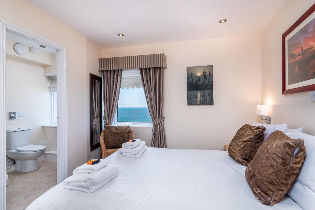 Riviera Guesthouse Whitby Exterior photo