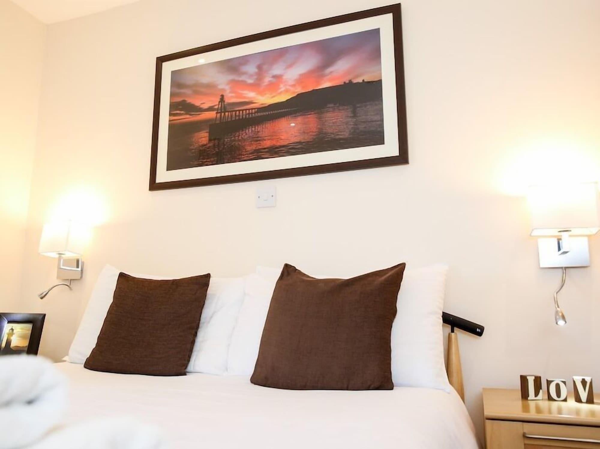 Riviera Guesthouse Whitby Exterior photo